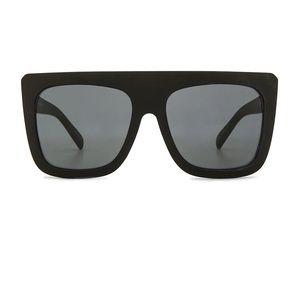 Cafe racer quay Australia matte black with case and wipe